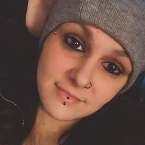 Meet your Posher, Holly